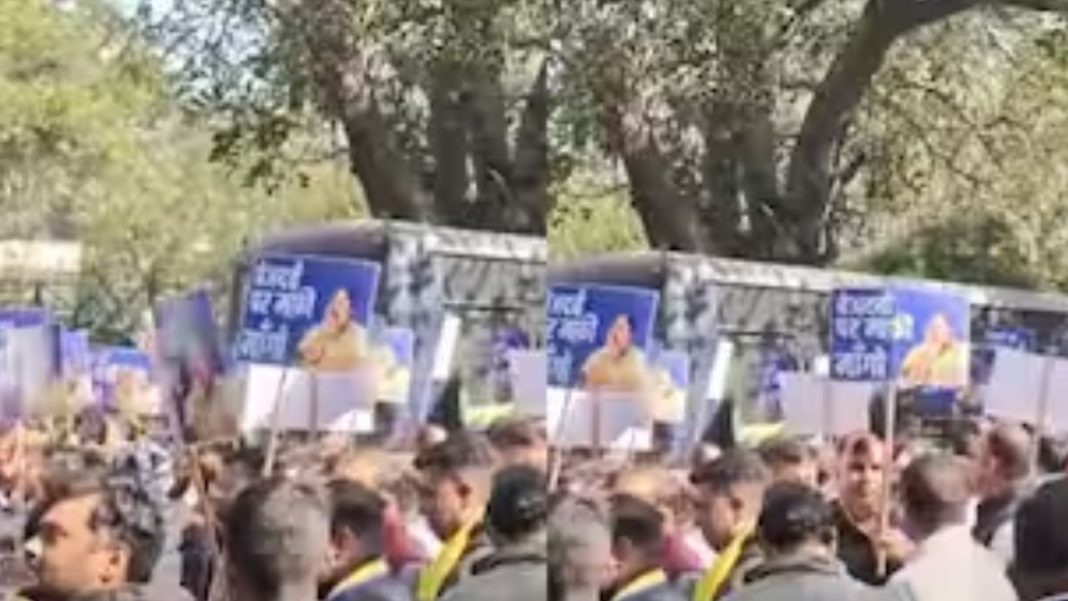 AAP Protests at BJP HQ Over Sikh Sentiment Row