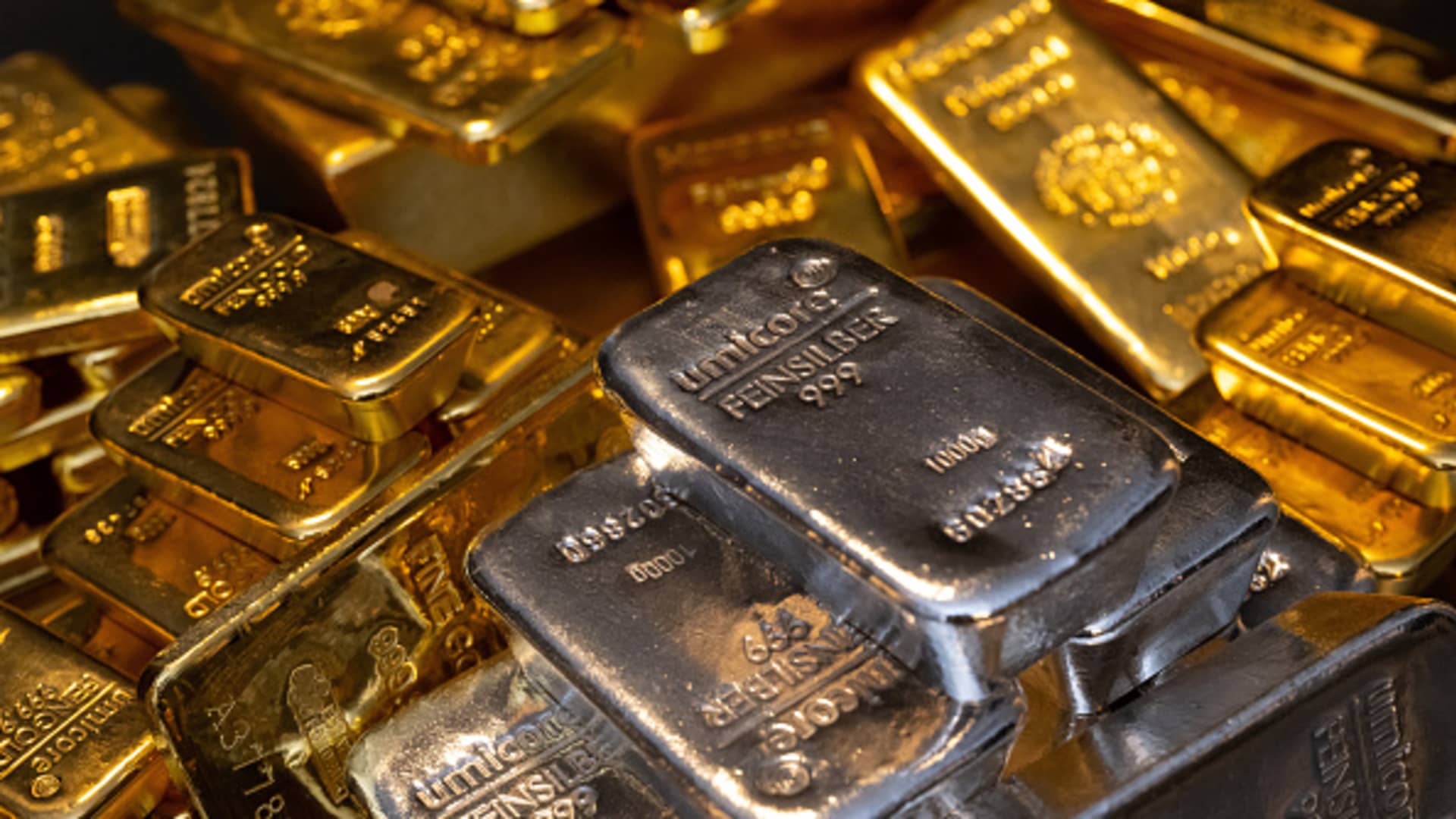 Gold Slips From Record Highs, 24K Gold at ₹1,70,620; Silver at ₹4,150
