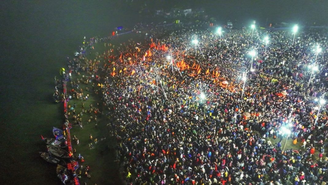 Mauni Amavasya Draws Sea of Devotees