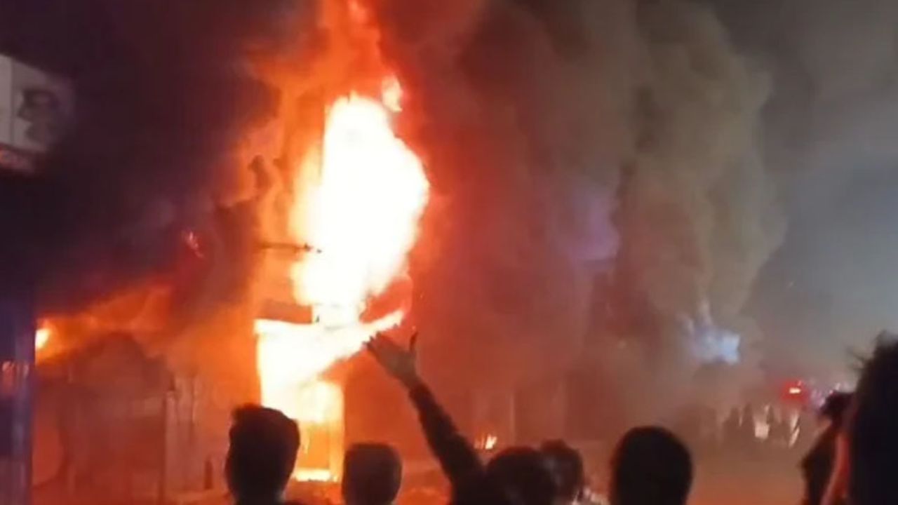 Deadly Fire Engulfs Karachi’s Gul Plaza