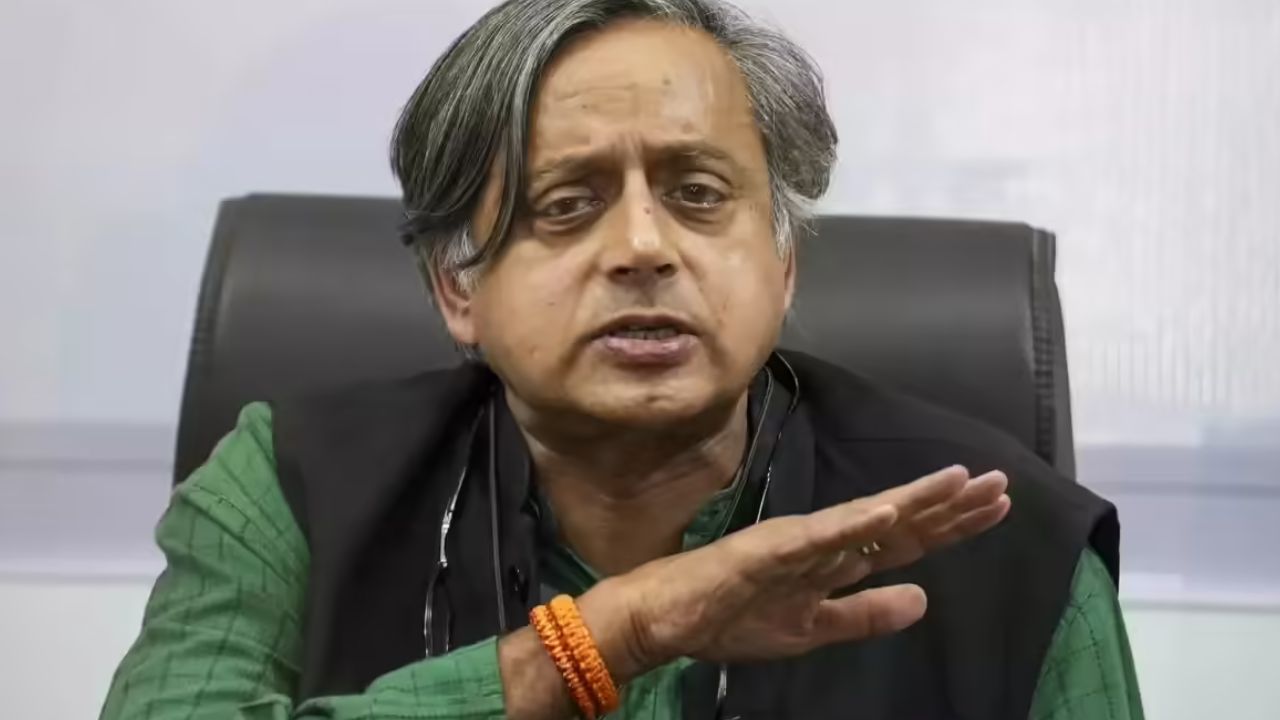 Shashi Tharoor’s Query On ‘Keralam’