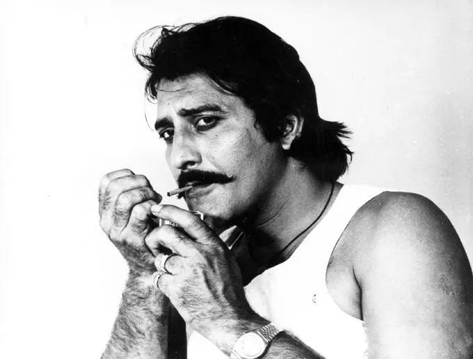 Vinod Khanna’s Secret Health Battles: Wife Reveals He Smoked 40 To 80 Cigarettes A Day
