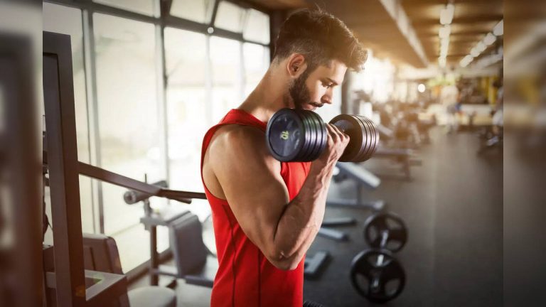 Struggling With Flabby Arms? Fitness Coach Shares Easy No-Weights Home Workout