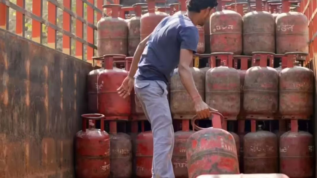 LPG Shortage Hits Bengaluru Eateries