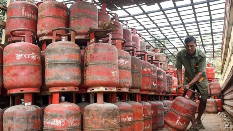 Opposition Protests In Parliament Over LPG Shortage