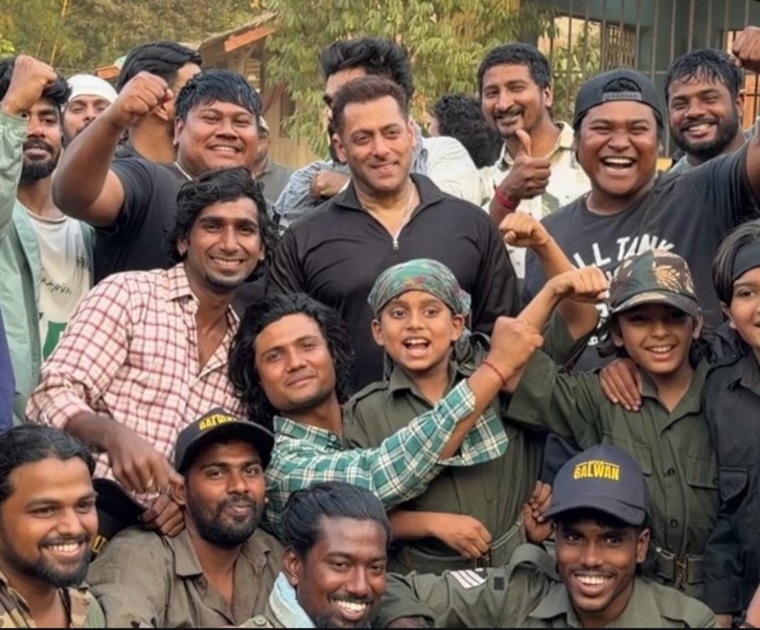 Salman Khan Returns To 'Battle of Galwan' Sets With A Smile As Salim Khan Recovers