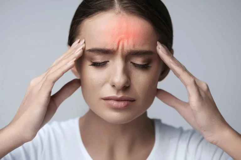 Struggling With Migraines? AIIMS-Trained Neurologist Shares 7 Tips to Prevent and Manage Symptoms
