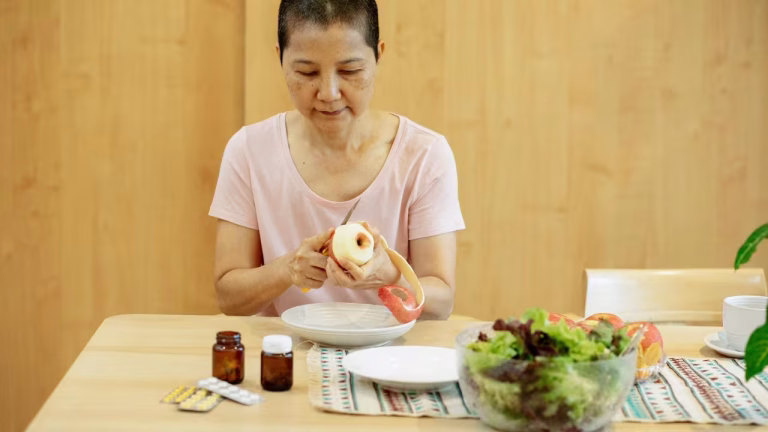 6 Everyday Habits to Keep Your Kidneys Healthy, According to a Nephrologist