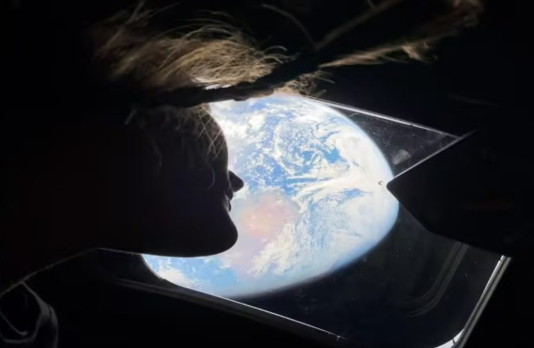 Moon’s "Silent Side": NASA Restores Contact With Artemis II After 40-Minute Blackout