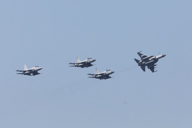Pakistan Halts $1.5 Billion Arms Deal With Sudan After Saudi Arabia Withdraws Funding