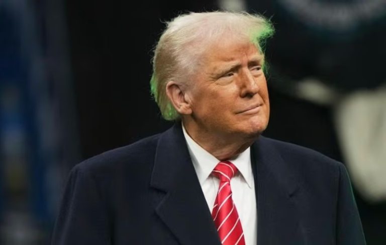 "Working Hard" Or Working On His Swing? Trump’s Easter Golf Outing Ignites Social Media Firestorm