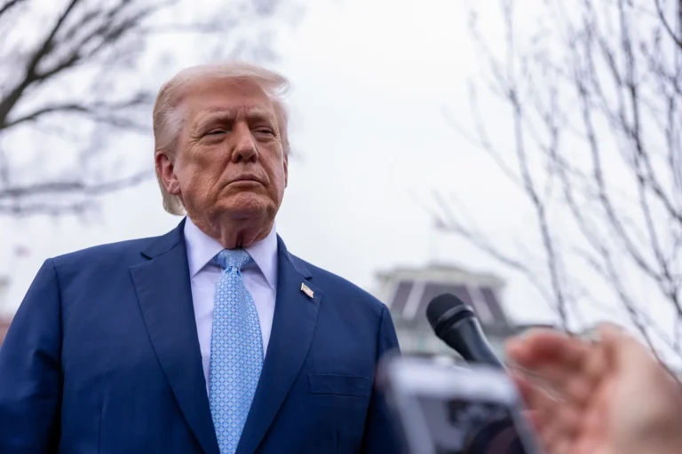 Trump Says He Would ‘Take Iran’s Oil’ If Possible Amid Hormuz Deadline Threat