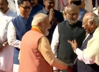 Modi, Kharge Share Candid Moment at Ambedkar Jayanti Event Modi, Kharge Share Candid Moment at Ambedkar Jayanti Event
