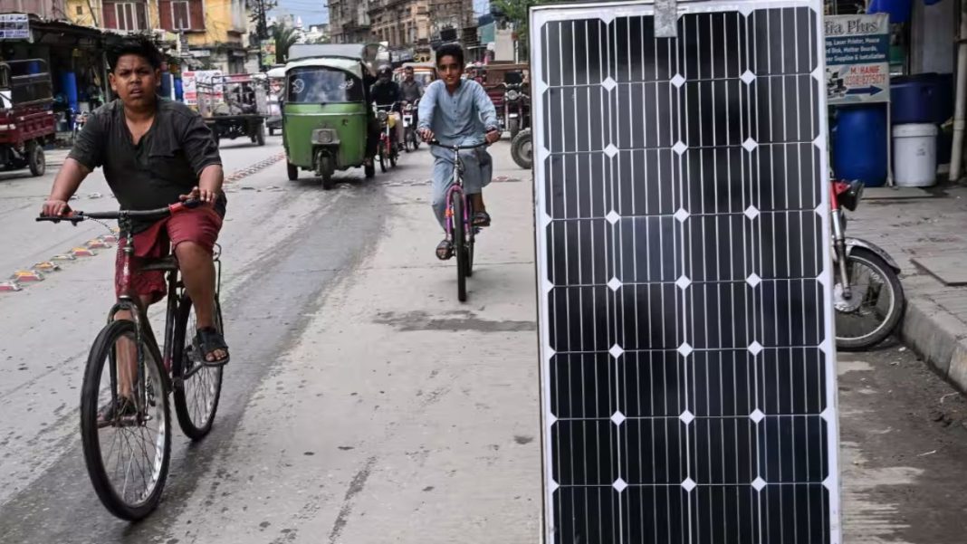 Pakistan Announces Evening Power Cuts Amid Energy Crisis