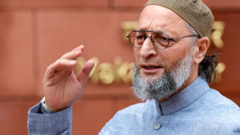 AIMIM Chief Targets BJP, Congress at Bhuj Rally
