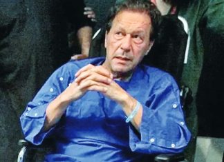 Imran Khan Gets Eye Treatment, Returns to Jail After Procedure Imran Khan Gets Eye Treatment, Returns to Jail After Procedure