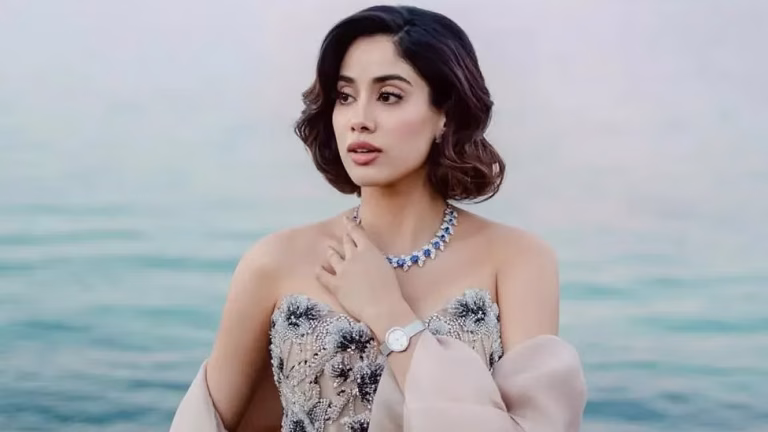 Janhvi Kapoor Flaunts New 'Bob' Hair Look And Watch At An Event