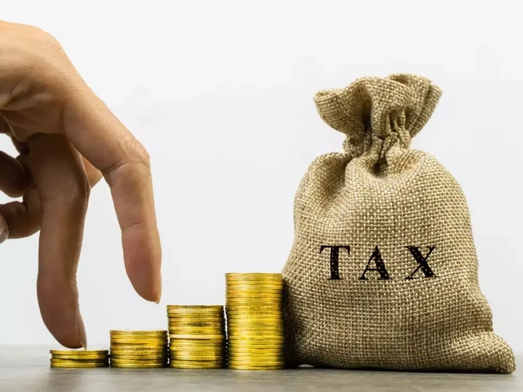 Income Tax Act 2025 Explained: Old vs New Tax Regime, Key Changes & What It Means for You
