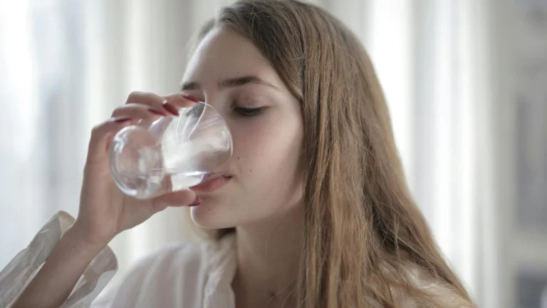 Drinking More Water For Clear Skin? Viral Post Sparks Debate On Hydration, Diet And Skincare Truths