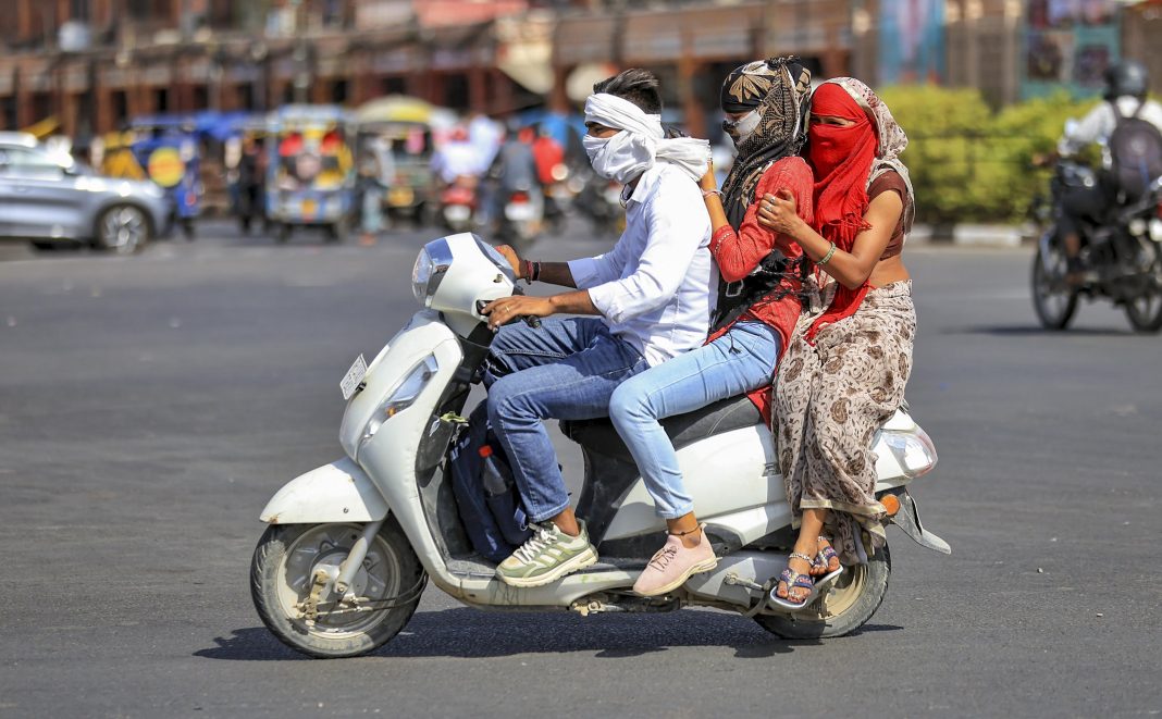 Delhi Sees Spike In Minimum Temperature; IMD Issues Heatwave Alert