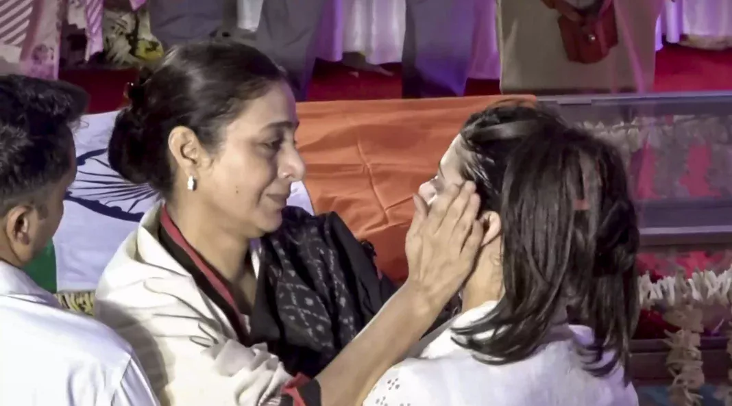 Tabu Consoles Zanai Bhosle at Asha Bhosle's Funeral in Mumbai