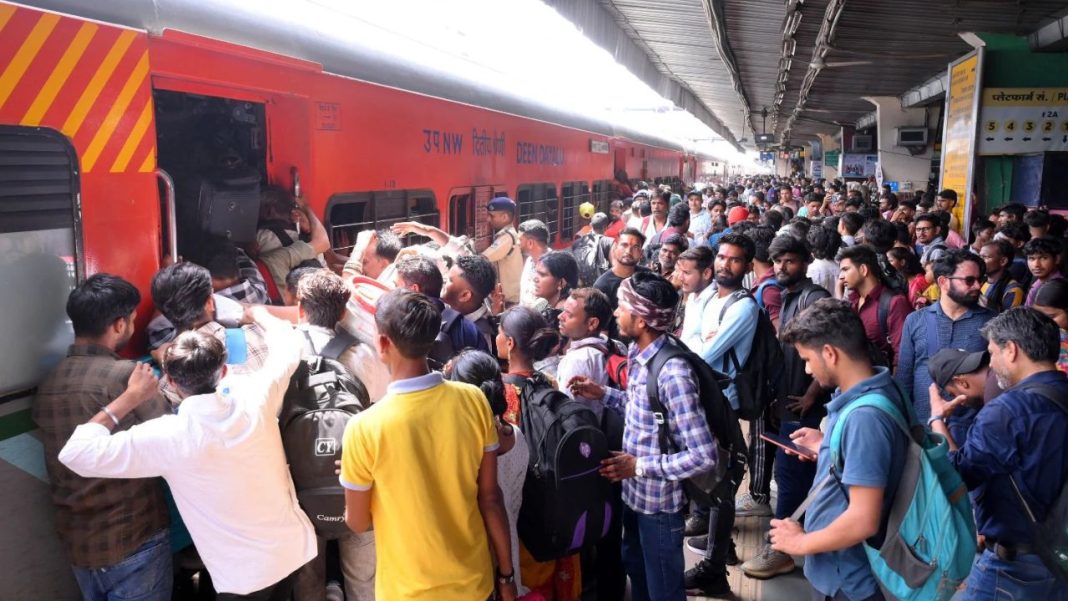 Indian Railways Adds Trains for Holiday Crowd