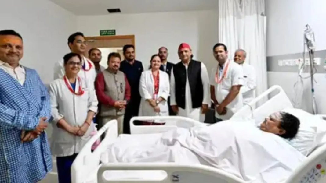 Akhilesh Yadav Visits Burned BJP MLA In Lucknow Hospital