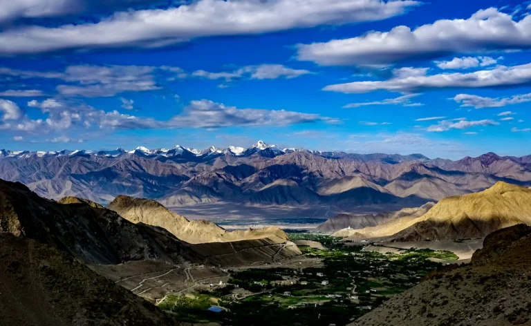5 Destinations Where You Can Experience Four Seasons in a Single Day