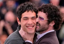 WATCH- Jordan Firstman Kisses Co-Star Diego Calva After Receiving Standing Ovation WATCH- Jordan Firstman Kisses Co-Star Diego Calva After Receiving Standing Ovation