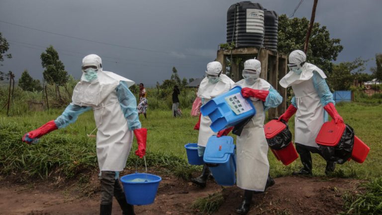 Suspected Ebola Cases Pass 900 In Eastern DR Congo As Crisis Escalates