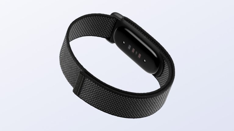 Google Launches Screenless 'Fitbit Air' Tracker