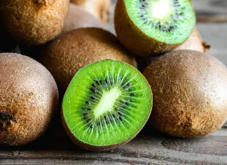 High Kiwi Prices in India? Dietician Recommends Amla, Jamun, Guava And Other Seasonal Fruits Instead High Kiwi Prices in India? Dietician Recommends Amla, Jamun, Guava And Other Seasonal Fruits Instead