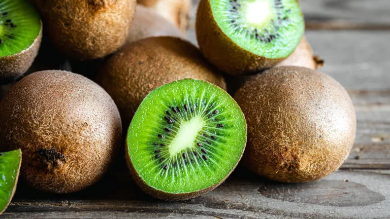 High Kiwi Prices in India? Dietician Recommends Amla, Jamun, Guava And Other Seasonal Fruits Instead