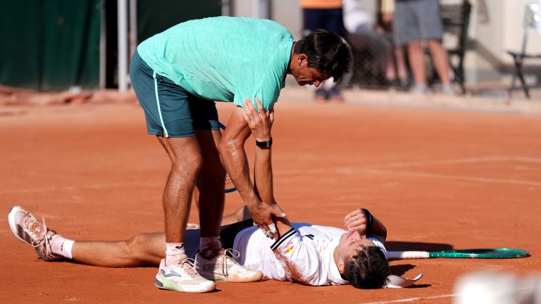 Jakub Mensik Collapses On Clay At Roland Garros