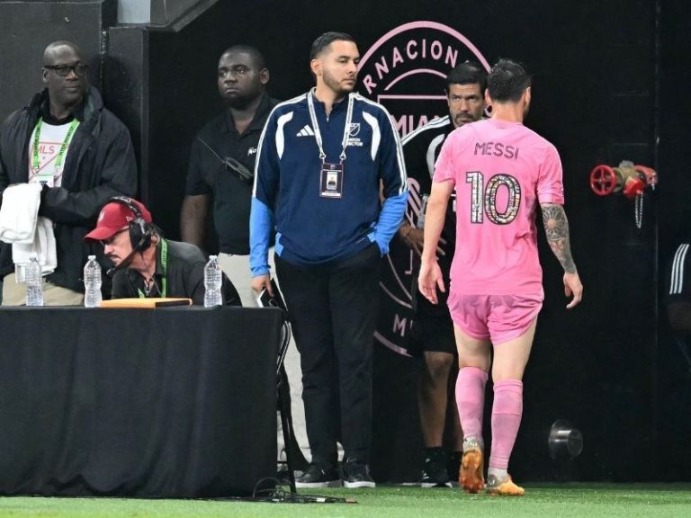 Lionel Messi Leaves Field With Injury Ahead Of The FIFA World Cup