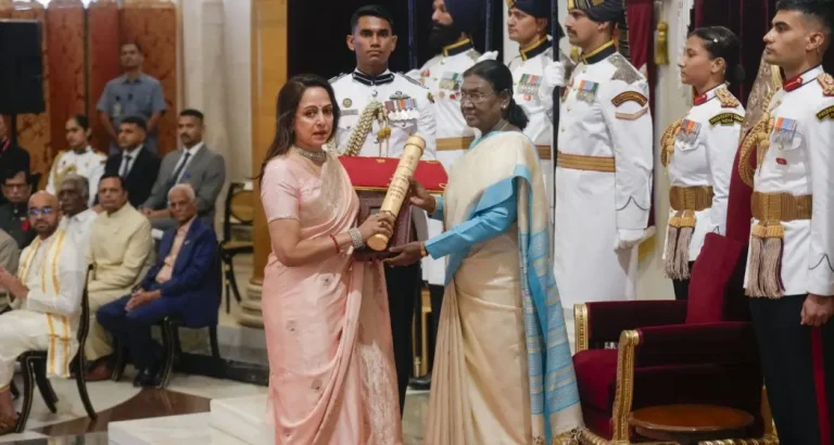 Padma Awards 2026: President Droupadi Murmu Confers Top Civilian Honours at Rashtrapati Bhavan