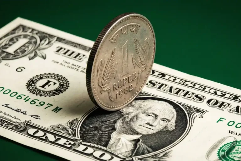 Rupee Falls To Record Low Of 95.50 Against US Dollar Amid Rising Crude Oil Fears