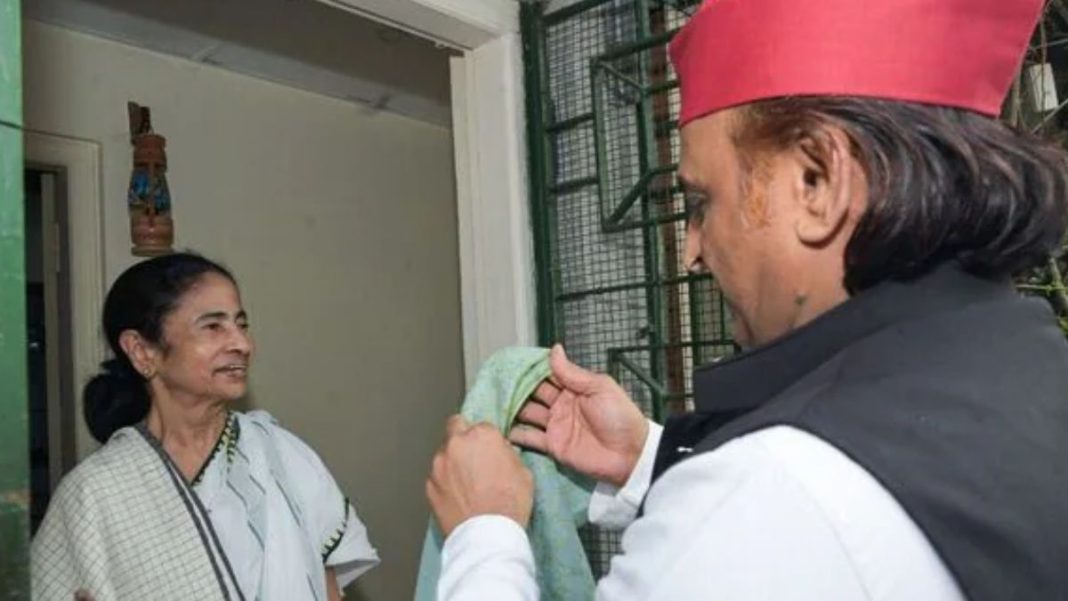 ‘Didi, You Have Not Lost’: Akhilesh Meets Mamata After Bengal Poll Defeat