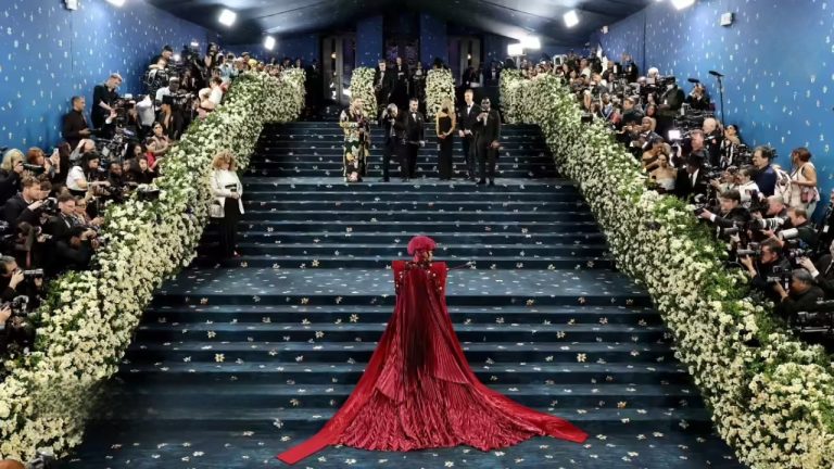 Met Gala 2026: Living Statues and Cinematic Couture Redefine "Fashion is Art"