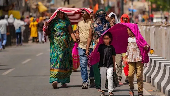 Heatwave Alert Across North India: IMD Issues Red Warning For UP, MP As Temperatures Stay Relentless