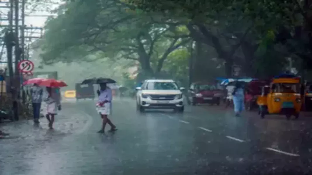 IMD Issues Heavy Rain Warning Across South India as Monsoon Approaches Kerala Early