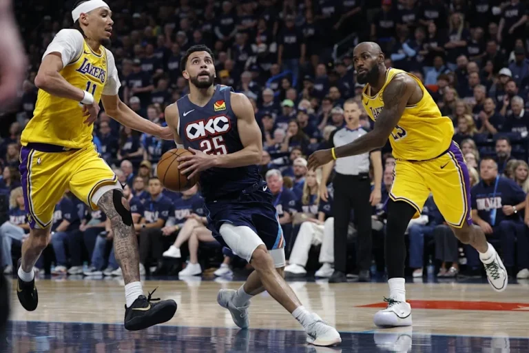 Lakers Return Home Facing Must-Win Situation Against Thunder in Game 3