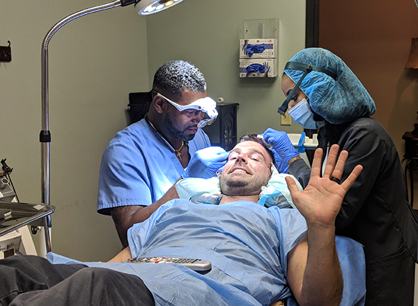 Why Experts Say Hair Transplants Should Be Performed by Doctors, Not Technicians