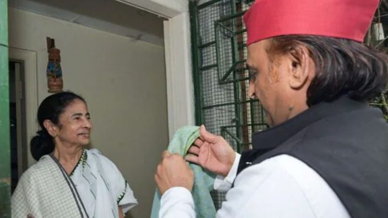‘Didi, You Have Not Lost’: Akhilesh Meets Mamata After Bengal Poll Defeat