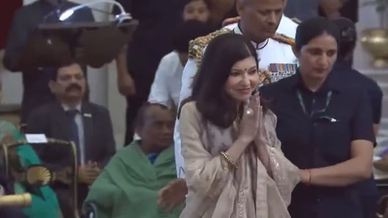 Alka Yagnik Breaks Silence On Health Struggles After Padma Bhushan Appearance