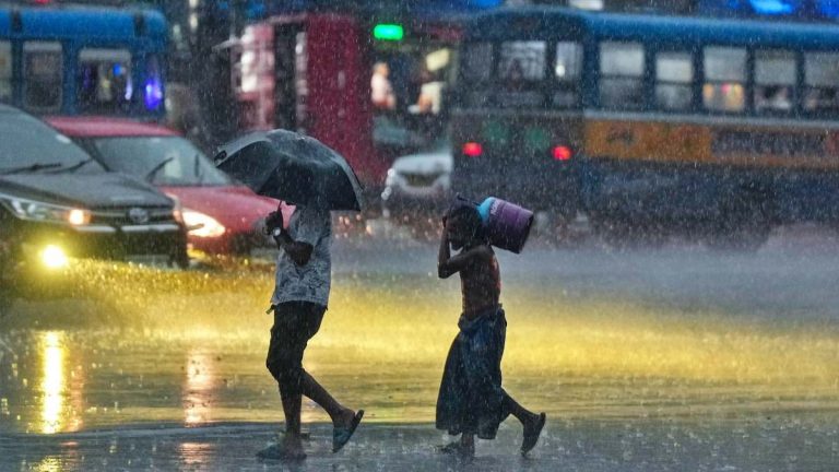 IMD Issues Heavy Rain Alert Across Several States; Thunderstorms, Strong Winds and Heatwave Conditions Expected