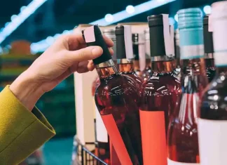 Ladakh Eases Liquor Rules, Allows Homestays To Serve Alcohol Under New Excise Policy Ladakh Eases Liquor Rules, Allows Homestays To Serve Alcohol Under New Excise Policy