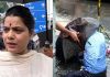 Mumbai Civic Worker Falls Into Open Manhole During Mayor Ritu Tawde’s Site Visit Mumbai Civic Worker Falls Into Open Manhole During Mayor Ritu Tawde's Site Visit