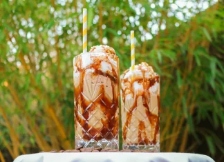 Persian Saffron Iced Coffee: A Luxurious Summer Drink With Floral Flavours Persian Saffron Iced Coffee: A Luxurious Summer Drink With Floral Flavours