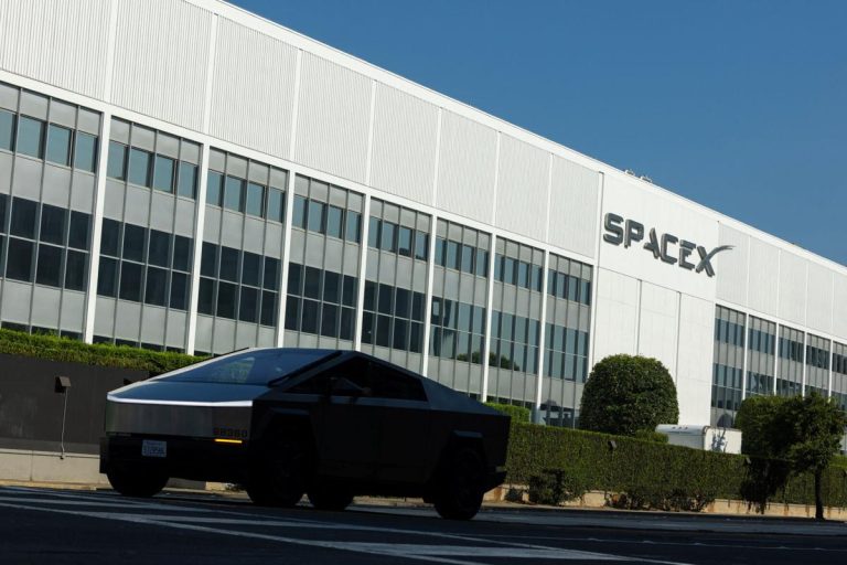 Why Investors Are Valuing SpaceX at $2 Trillion Despite Not Selling Phones, Cars or Software